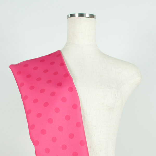 C0662　ピンクベース濃ピンク水玉生地
