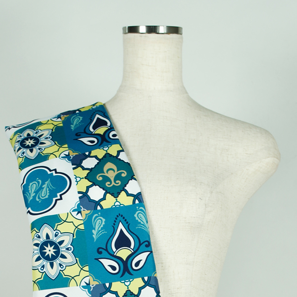 C0685　緑ベースモロッカンタイル柄生地