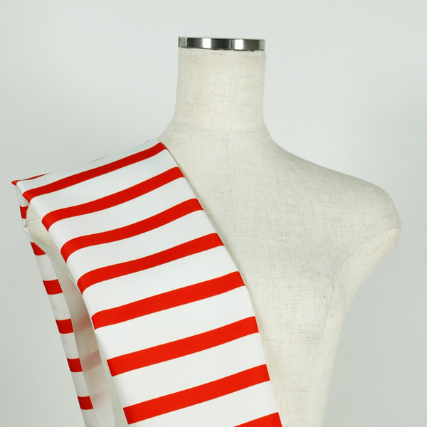 C0647　赤×白ボーダー柄生地