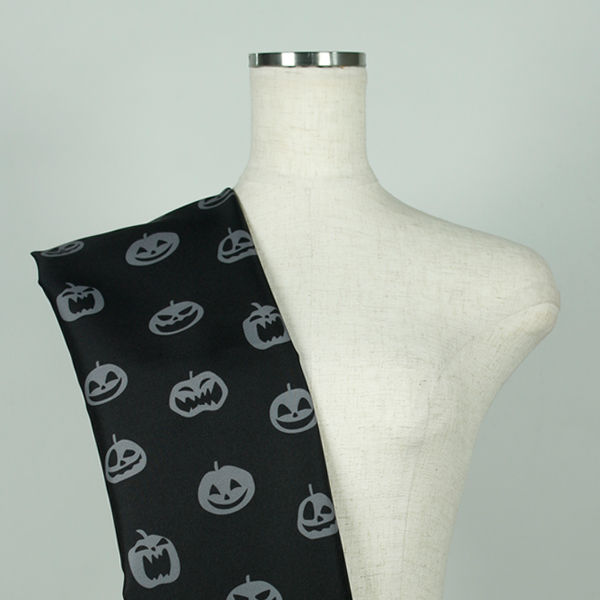 C0656　黒ベース灰色かぼちゃ柄生地